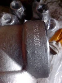 ASTM A182 F53 2507 UNS S32750 1.4410 Σφυρήλατο πρίζα με σπείρωμα αγκωνάριου μπλουζάκι σταυρού